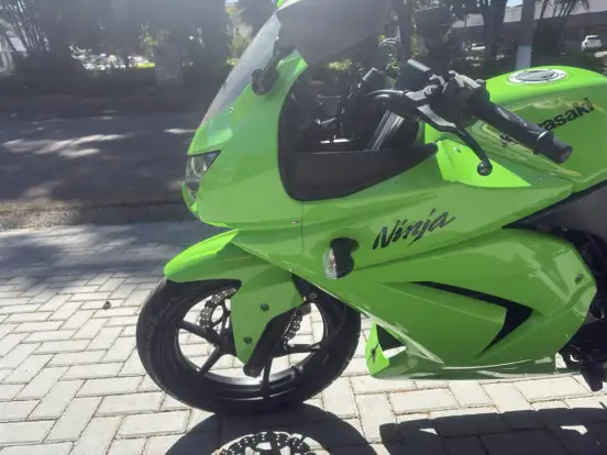 KAWASAKI-NINJA 250R-2010