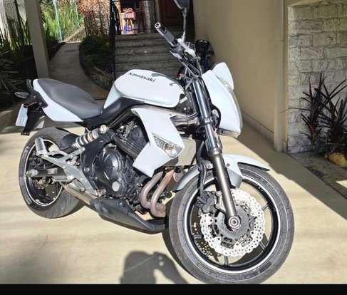 KAWASAKI-ER-6N-2010