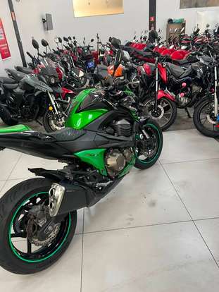 KAWASAKI-Z800-2014