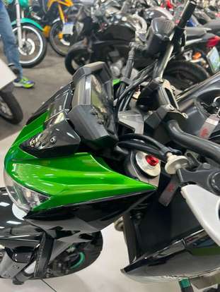 KAWASAKI-Z800-2014