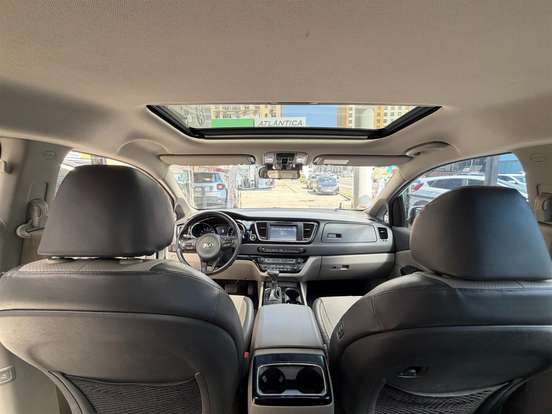 KIA-CARNIVAL-2017