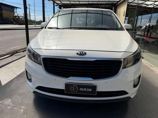 KIA-CARNIVAL-2017