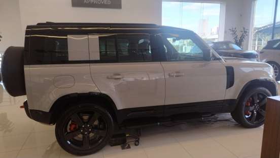LAND ROVER-DEFENDER-2026