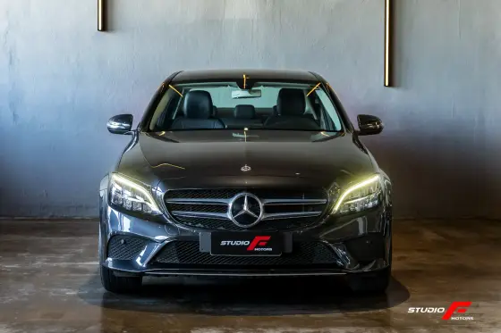 MERCEDES-BENZ C 180 1.6 CGI GASOLINA AVANTGARDE 9G-TRONIC