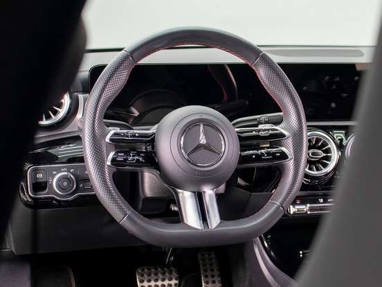 MERCEDES-BENZ-CLA 200-1.3 MHEV AMG LINE 7G-DCT MERCEDES-BENZ-CLA 200-2025
