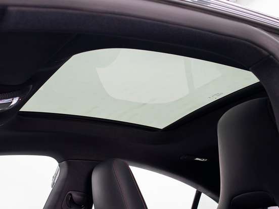 MERCEDES-BENZ-CLA 200-2025