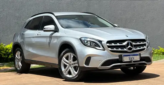 MERCEDES-BENZ-GLA 200-2019