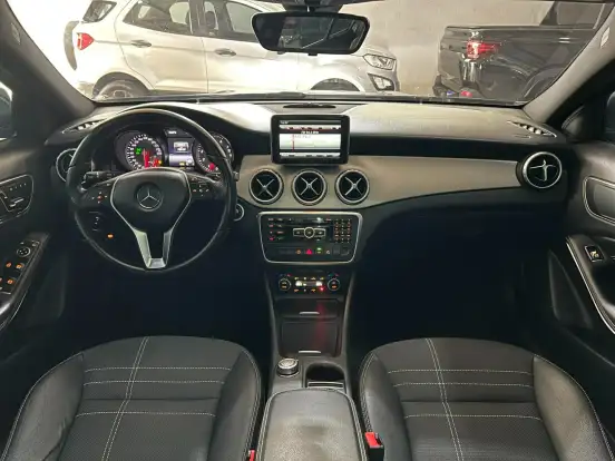 MERCEDES-BENZ-GLA 200-2014