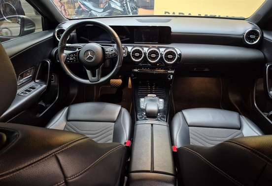 MERCEDES-BENZ-A 200-2019