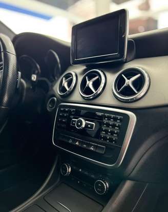 MERCEDES-BENZ-GLA 200-2015