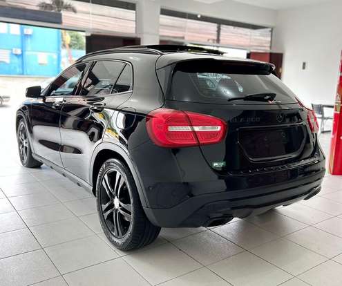 MERCEDES-BENZ-GLA 200-2015