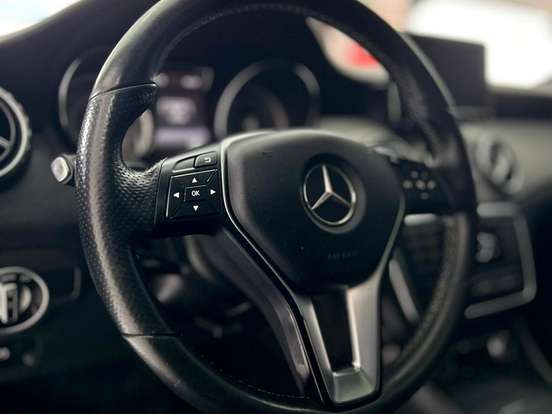 MERCEDES-BENZ-GLA 200-1.6 CGI VISION BLACK EDITION 16V TURBO FLEX 4P AUTOMÁTICO MERCEDES-BENZ-GLA 200-2015