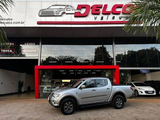 MITSUBISHI L200 OUTDOOR 3.2 4X4 CD 16V TURBO INTERCOOLER DIESEL 4P AUTOMÁTICO