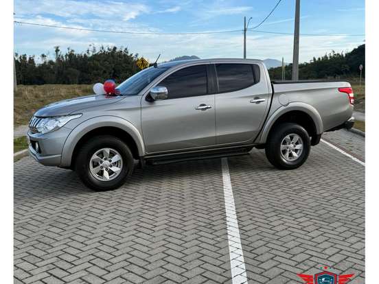 MITSUBISHI-L200 TRITON-2.4 16V TURBO DIESEL SPORT HPE CD 4P 4X4 AUTOMÁTICO MITSUBISHI-L200 TRITON-2016