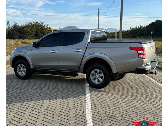 MITSUBISHI-L200 TRITON-2.4 16V TURBO DIESEL SPORT HPE CD 4P 4X4 AUTOMÁTICO MITSUBISHI-L200 TRITON-2016