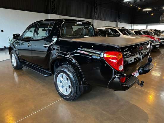 MITSUBISHI-L200 TRITON-3.2 HPE 4X4 CD 16V TURBO INTERCOOLER DIESEL 4P AUTOMÁTICO MITSUBISHI-L200 TRITON-2015