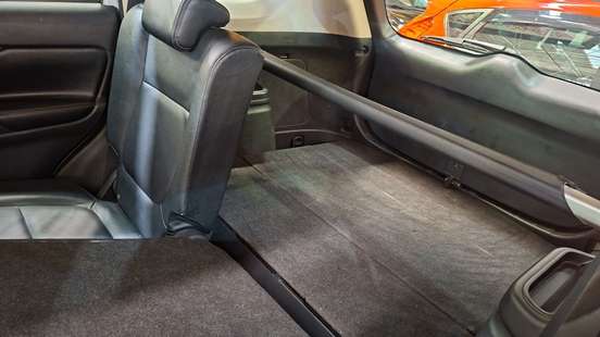 MITSUBISHI-OUTLANDER-2013