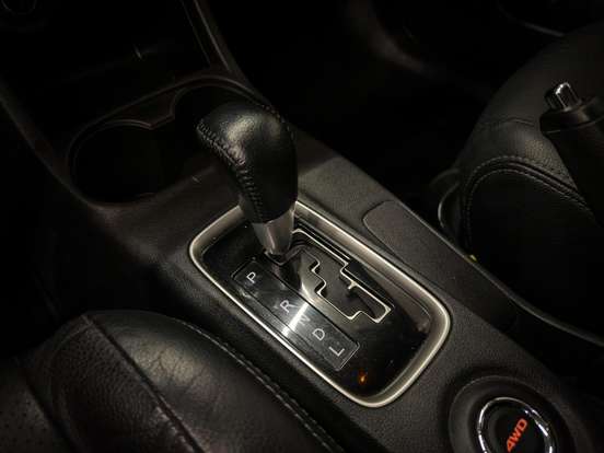 MITSUBISHI-OUTLANDER-3.0 GT 4X4 V6 24V GASOLINA 4P AUTOMÁTICO MITSUBISHI-OUTLANDER-2013