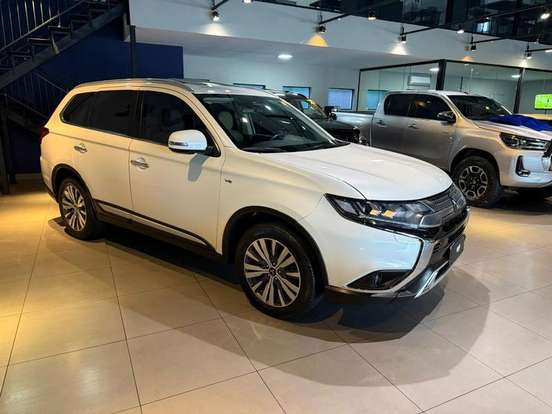 MITSUBISHI-OUTLANDER-3.0 MIVEC V6 GASOLINA HPE-S AWD AUTOMÁTICO MITSUBISHI-OUTLANDER-2021
