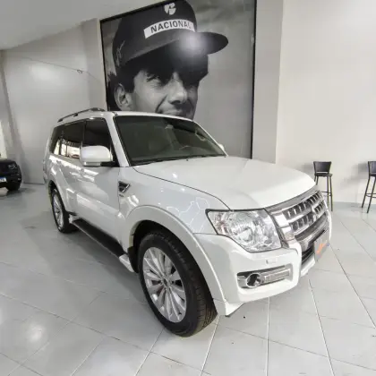 MITSUBISHI PAJERO 3.2 HPE S 4X4 7 LUGARES 16V TURBO INTERCOOLER DIESEL 4P AUTOMÁTICO MITSUBISHI PAJERO 3.2 HPE S 4X4 7 LUGARES 16V TURBO INTERCOOLER DIESEL 4P AUTOMÁTICO