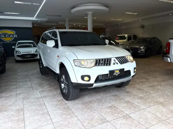 MITSUBISHI PAJERO DAKAR 3.2 4X4 16V TURBO INTERCOOLER DIESEL 4P AUTOMÁTICO MITSUBISHI PAJERO DAKAR 3.2 4X4 16V TURBO INTERCOOLER DIESEL 4P AUTOMÁTICO
