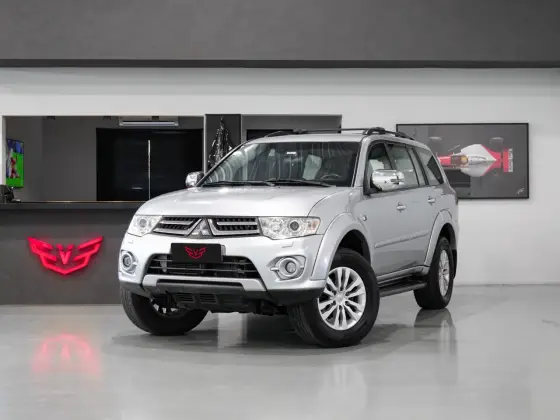 MITSUBISHI PAJERO DAKAR 3.2 HPE 4X4 7 LUGARES 16V TURBO INTERCOOLER DIESEL 4P AUTOMÁTICO