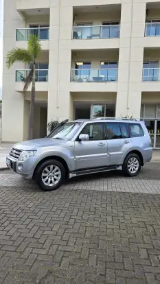 MITSUBISHI-PAJERO FULL-2010