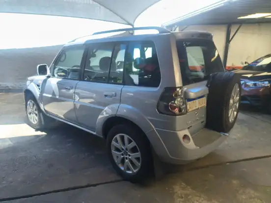 MITSUBISHI-PAJERO TR4-2.0 4X2 16V 140CV FLEX 4P AUTOMÁTICO MITSUBISHI-PAJERO TR4-2012