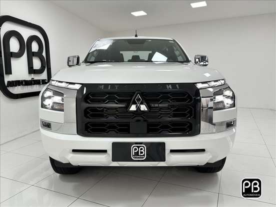 MITSUBISHI-TRITON-2.4 BITURBO DIESEL CD HPE 4X4 AUTOMÁTICO MITSUBISHI-TRITON-2025