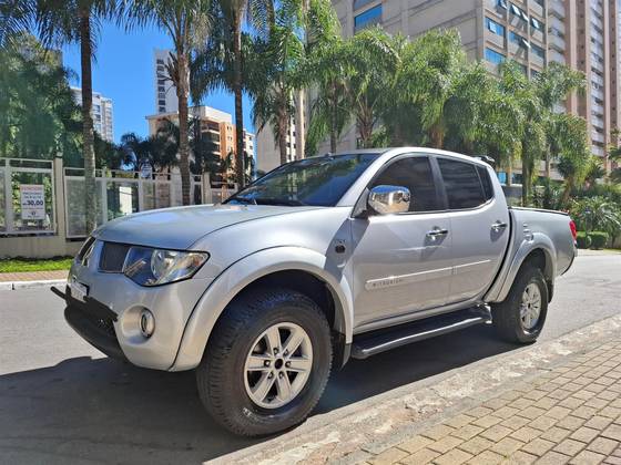 MITSUBISHI L200 TRITON 3.2 HPE 4X4 CD 16V TURBO INTERCOOLER DIESEL 4P AUTOMÁTICO