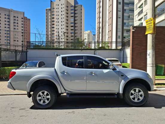 MITSUBISHI-L200 TRITON-3.2 HPE 4X4 CD 16V TURBO INTERCOOLER DIESEL 4P AUTOMÁTICO MITSUBISHI-L200 TRITON-2010