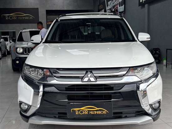MITSUBISHI-OUTLANDER-3.0 GT 4X4 V6 24V GASOLINA 4P AUTOMÁTICO MITSUBISHI-OUTLANDER-2015
