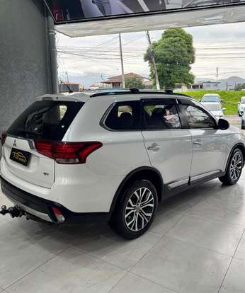 MITSUBISHI-OUTLANDER-2015
