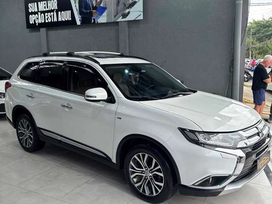 MITSUBISHI-OUTLANDER-3.0 GT 4X4 V6 24V GASOLINA 4P AUTOMÁTICO MITSUBISHI-OUTLANDER-2015