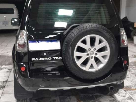 MITSUBISHI-PAJERO TR4-2.0 4X2 16V 140CV FLEX 4P AUTOMÁTICO MITSUBISHI-PAJERO TR4-2011