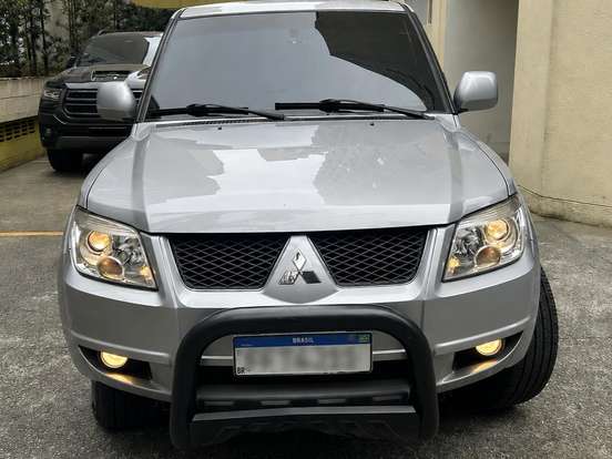 MITSUBISHI-PAJERO TR4-2.0 4X2 16V 140CV FLEX 4P AUTOMÁTICO MITSUBISHI-PAJERO TR4-2013