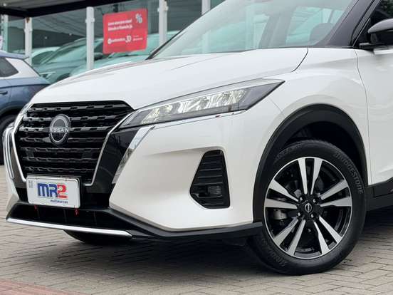 NISSAN-KICKS-2023