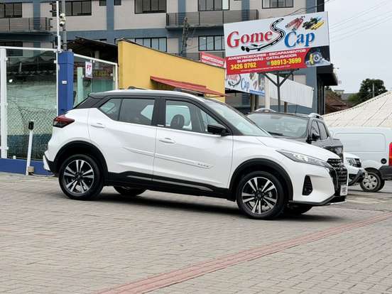 NISSAN-KICKS-2023