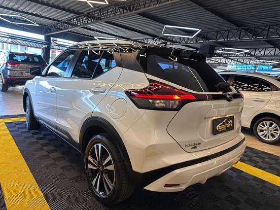 NISSAN-KICKS-2023