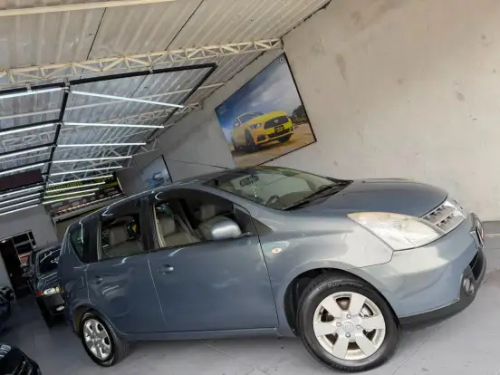 NISSAN-LIVINA-1.8 SL 16V FLEX 4P AUTOMÁTICO NISSAN-LIVINA-2010