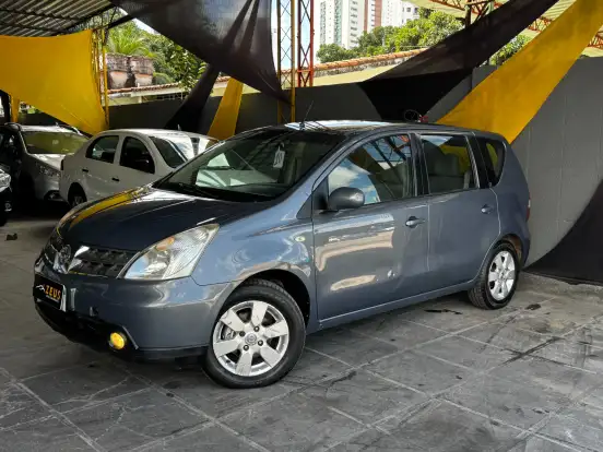 NISSAN-LIVINA-1.8 SL 16V FLEX 4P AUTOMÁTICO NISSAN-LIVINA-2010