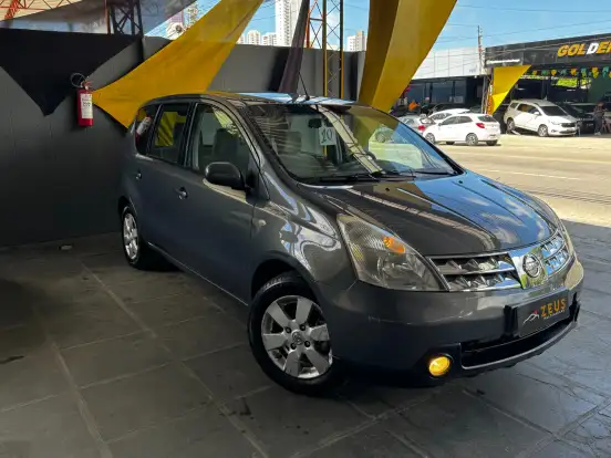 NISSAN-LIVINA-2010