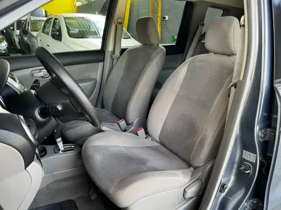 NISSAN-LIVINA-1.8 SL 16V FLEX 4P AUTOMÁTICO NISSAN-LIVINA-2010