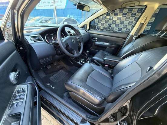 NISSAN-TIIDA-2011