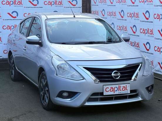 NISSAN-VERSA-2017
