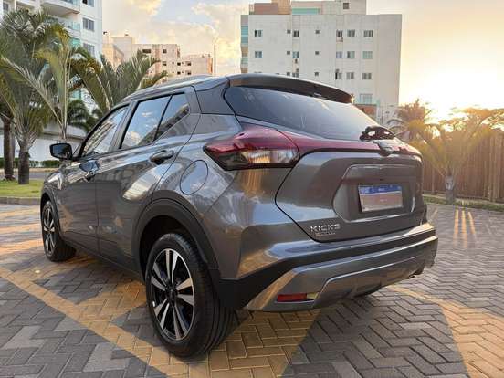 NISSAN-KICKS PLAY-2025