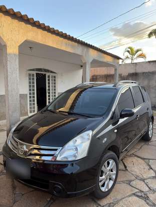 NISSAN-LIVINA-2013