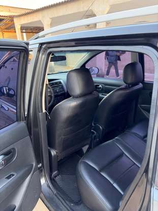 NISSAN-LIVINA-1.8 S 16V FLEX 4P AUTOMÁTICO NISSAN-LIVINA-2013