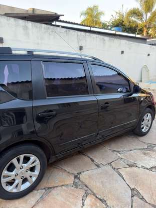 NISSAN-LIVINA-2013