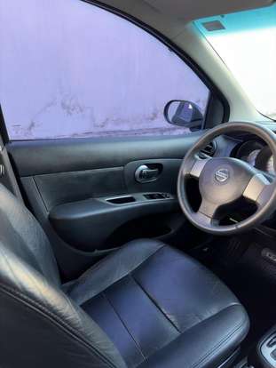 NISSAN-LIVINA-2013
